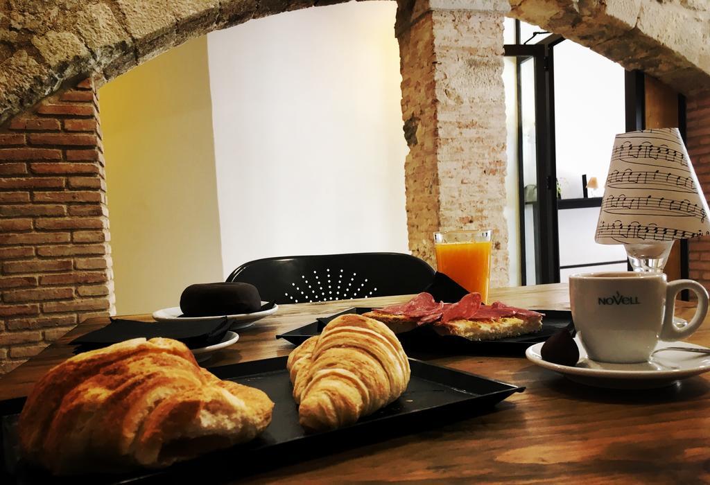 Girona Housing Ginesta 9 Appartement Buitenkant foto