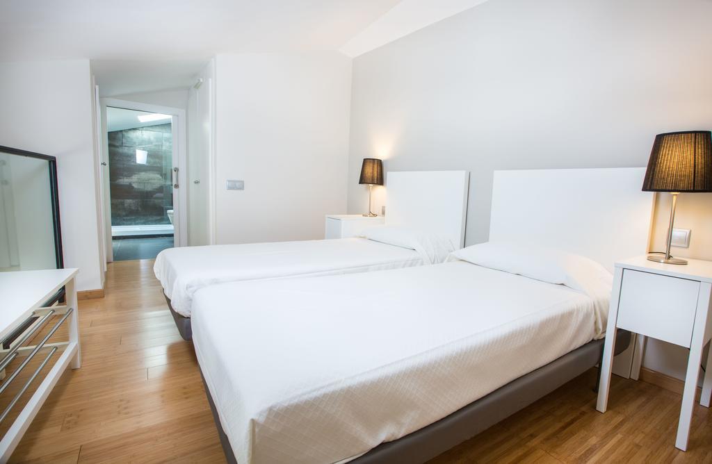 Girona Housing Ginesta 9 Appartement Buitenkant foto